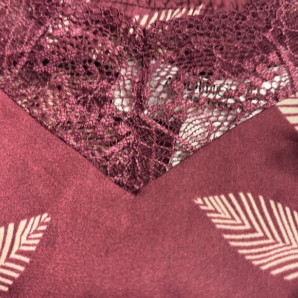 Floral Burgundy Camisole Top - Picture 4 of 5